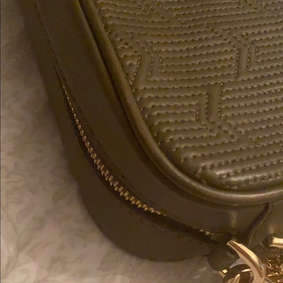 Olive Michael Kors Crossbody Bag make an offer - Picture 5 of 8